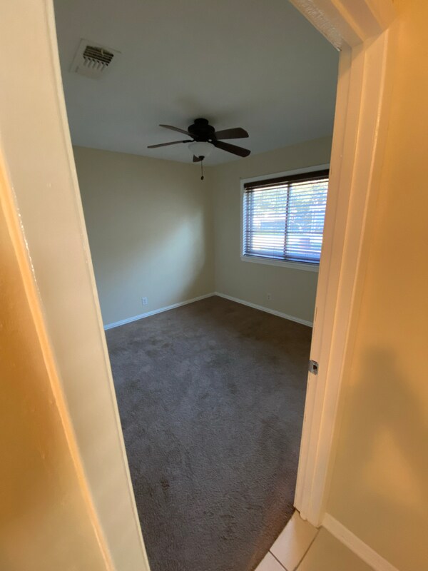 Building Photo - 2709 Shawn Dr