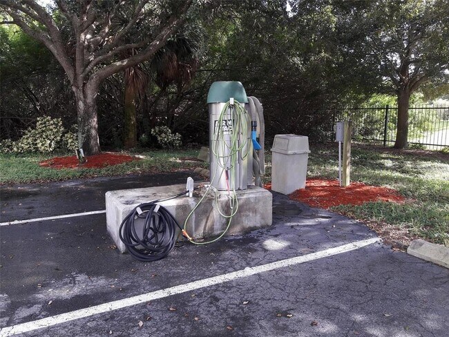 Building Photo - 5168 Northridge Rd