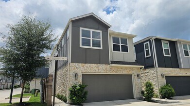 Building Photo - 9808 Falling Fern Ln