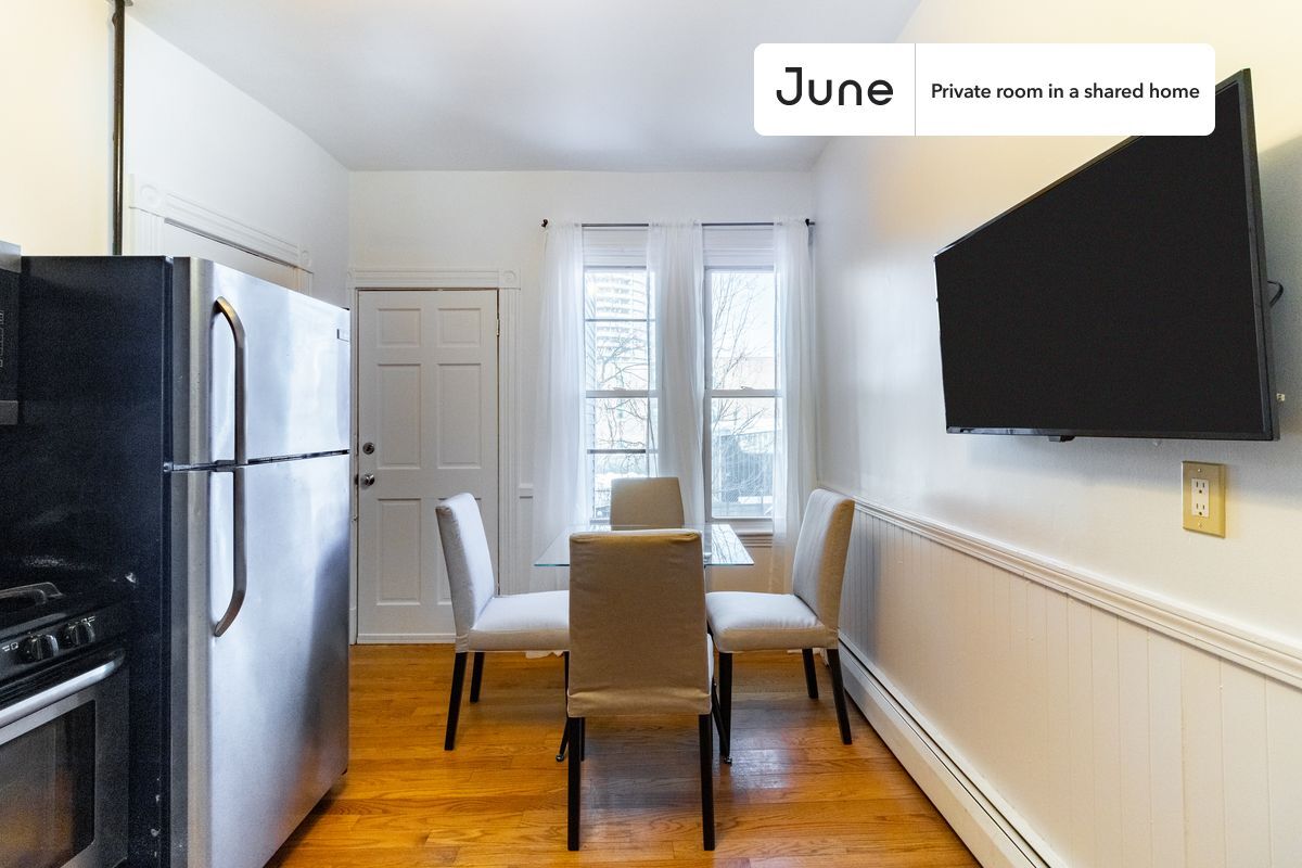 Building Photo - Room in Shared 4 bed/1 bath home in Roxbury
