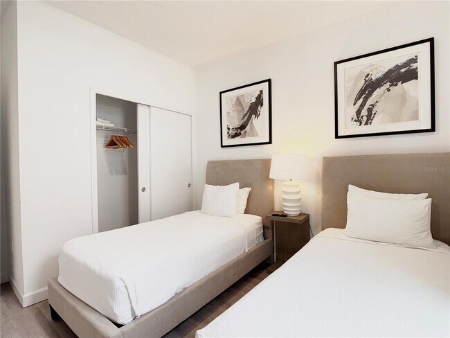 Building Photo - 332 Famagusta Dr