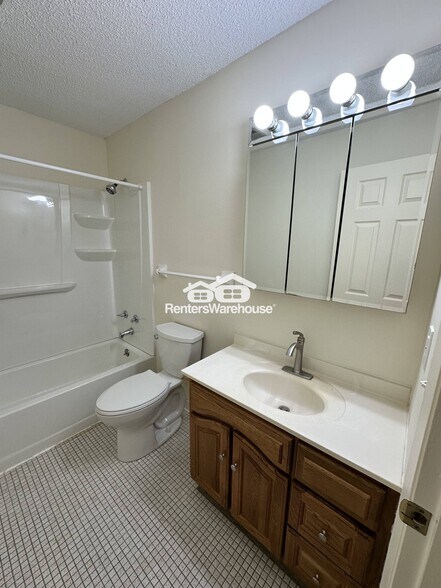 Building Photo - 1601 N Innsbruck Dr