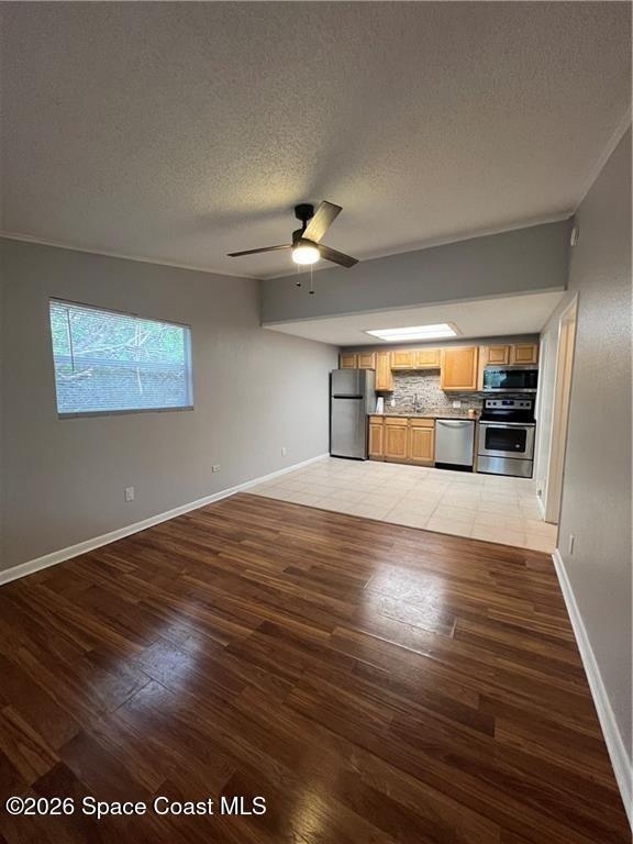 Building Photo - 441 7th Pl