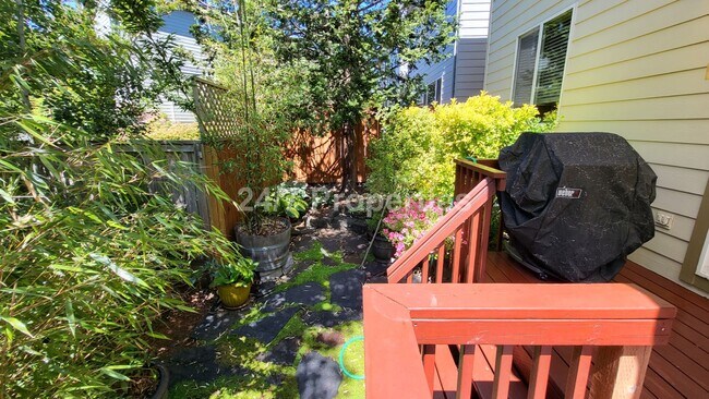 Building Photo - Beautiful 3 BD | 2.5 BA Near Tanner Creek ...