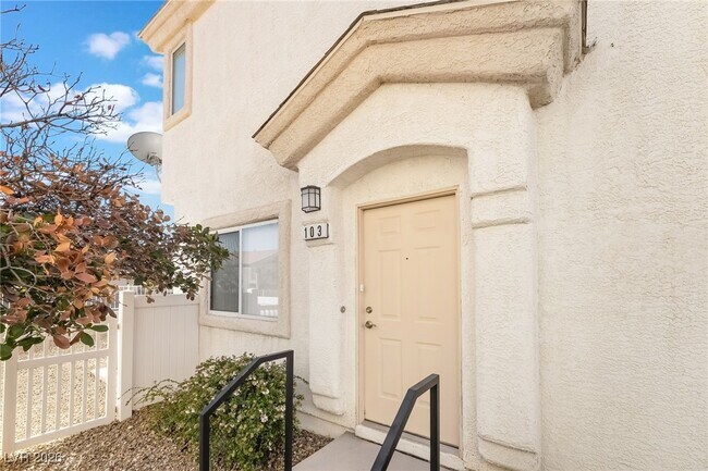 Building Photo - 8715 Tomnitz Ave