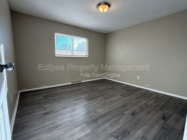 Building Photo - 2810.5 Bookcliff Ave