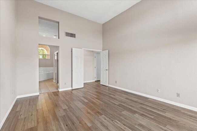 Building Photo - Fabulous Home!