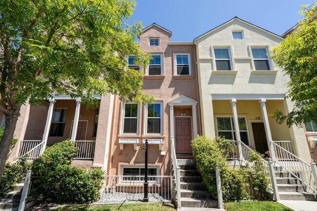 Primary Photo - 103 Pacchetti Way