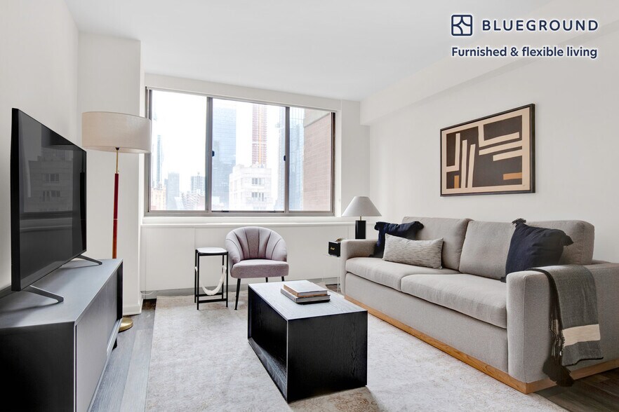 Primary Photo - 520 W 43rd St