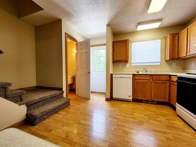 Building Photo - 2 br, 1.5 bath House - 4 Bakers Pointe