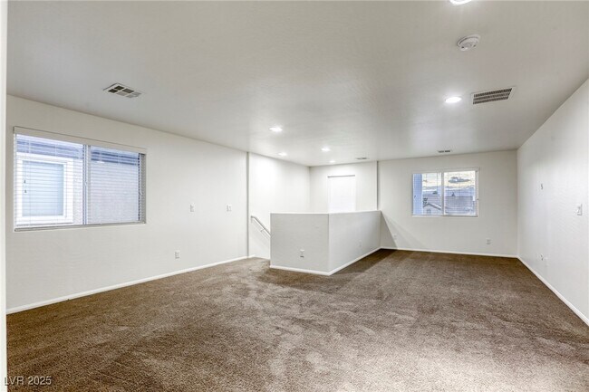 Building Photo - 5737 Fleming St