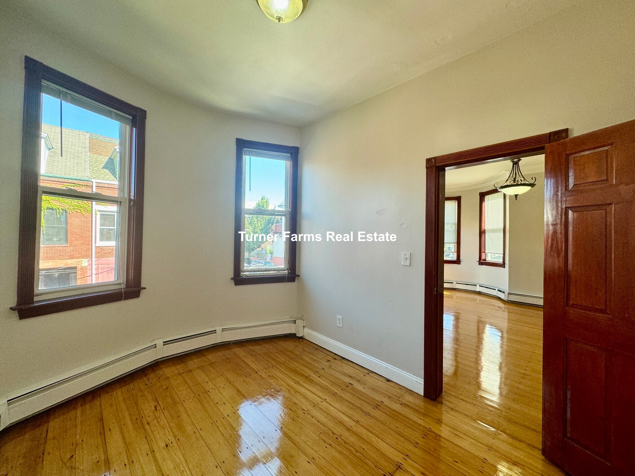 Building Photo - 19 Monmouth St