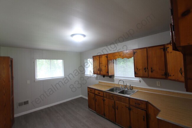 Building Photo - New On The Market!  Better Hurry To See Th...