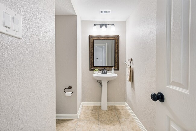Building Photo - 7905 Purple Martin Way