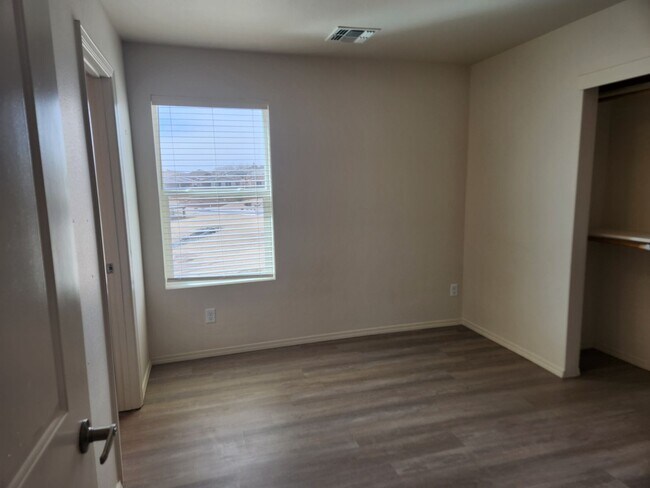 Building Photo - 1224 Tierra Verde Loop