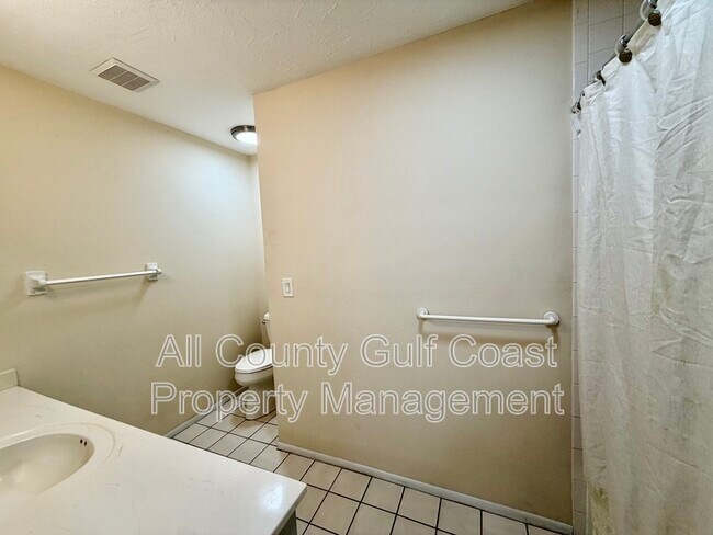 Building Photo - 1218 Waterside Ln