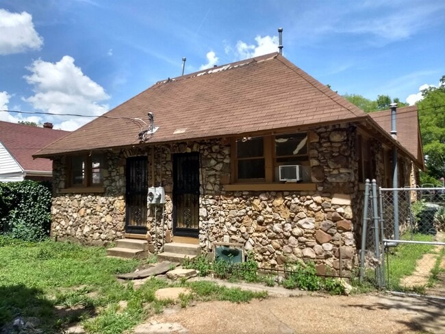 Building Photo - 785 East St