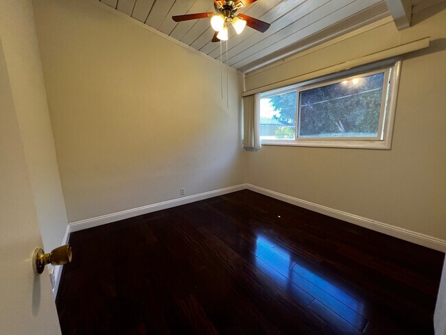 Bedroom (2) - 243 1/2 S Church Ln
