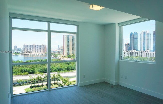 Building Photo - 400 Sunny Isles Blvd