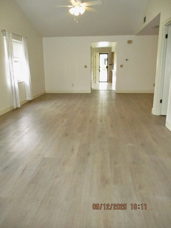 Building Photo - Spacious 2BR/2BA Townhouse – 1,550 Sq. Ft....