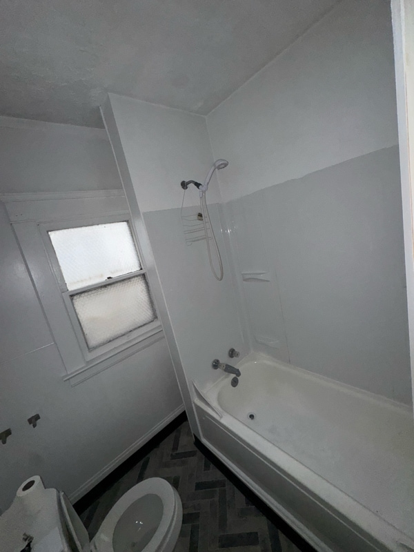 Building Photo - 1872 Lampson Rd