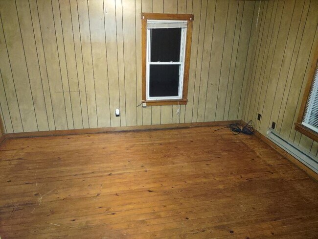 Primary Photo - 732 Monongalia Ave