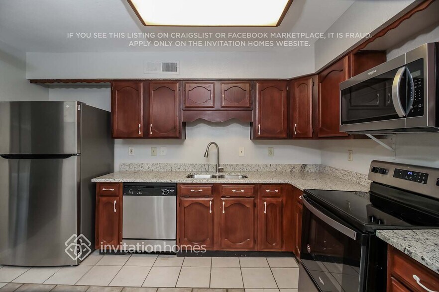 Building Photo - 1325 Clearview Dr