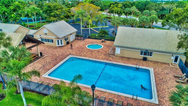 Building Photo - 10332 Islander Dr