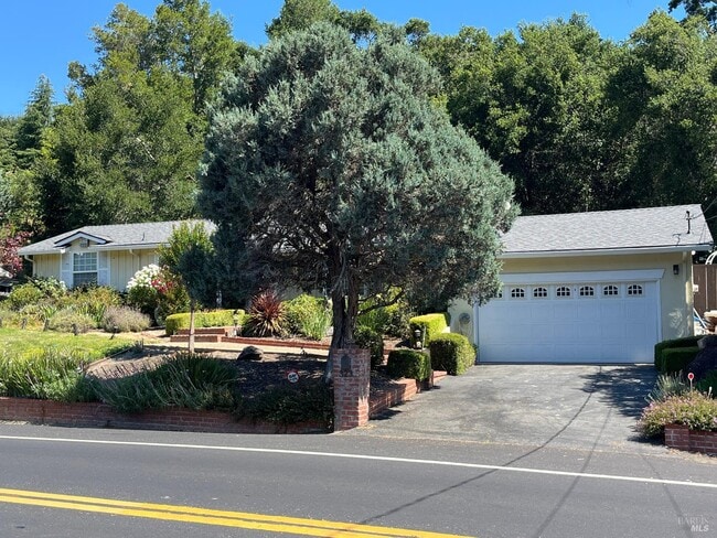 Building Photo - 323 Rheem Blvd