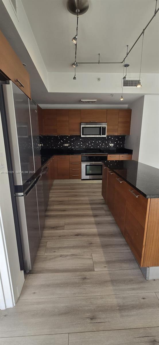 Building Photo - 3451 NE 1st Ave