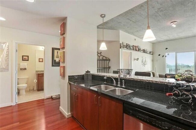 Building Photo - 250 Pharr Rd NE