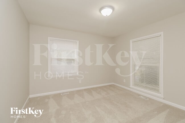 Building Photo - 1722 Aster Ln