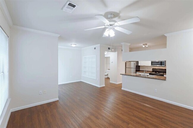 Building Photo - 10505 S I-35 Frontage Rd