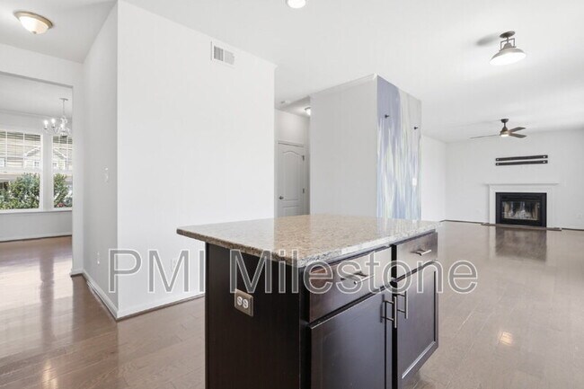Building Photo - 371 Lookout Mountain Ct