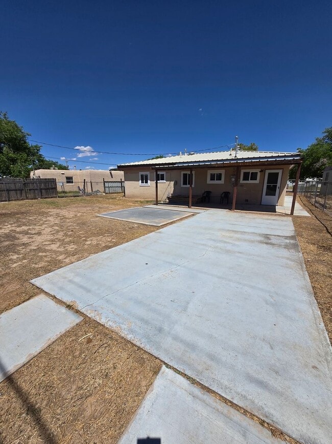 Building Photo - HUD Property