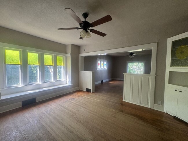 Building Photo - Non-Refundable & Security Deposit Total: $...