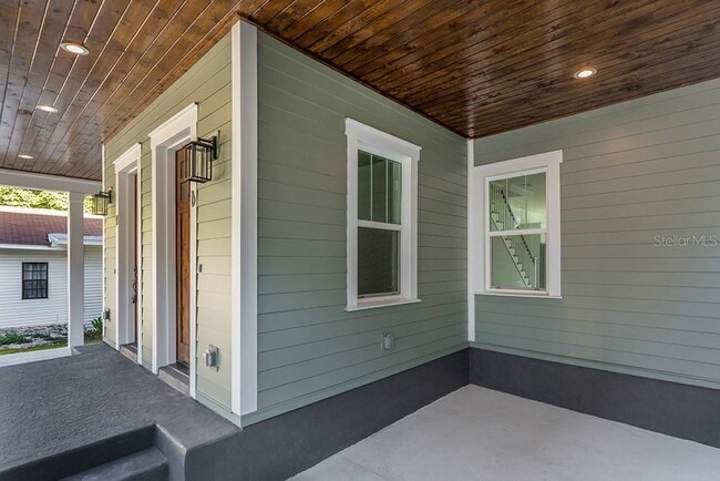 Building Photo - 1408 E Curtis St