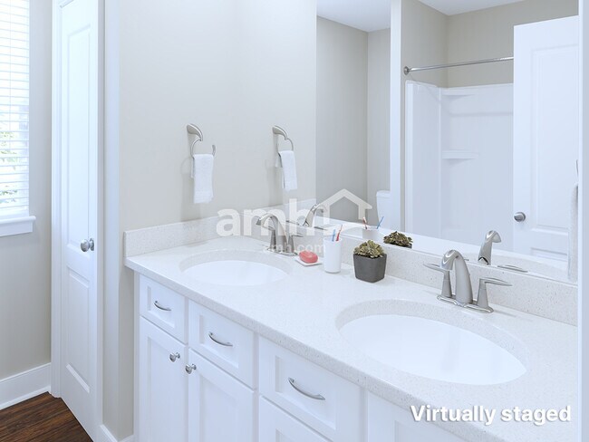 Building Photo - 3771 Lk Blf Lp