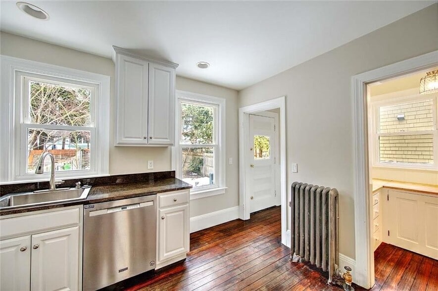 Building Photo - 118 Everett Ave