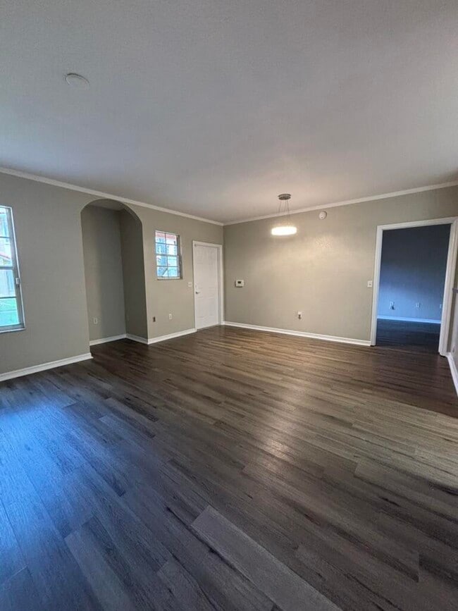 Building Photo - 2412 Belmont Ln