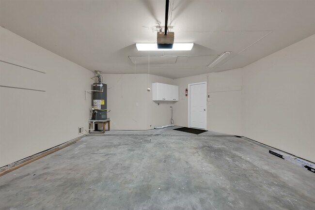 Building Photo - 22318 Meadowrock Dr