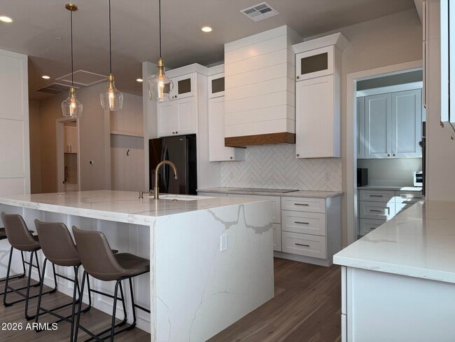 Building Photo - 8736 E Joshua Tree Ln