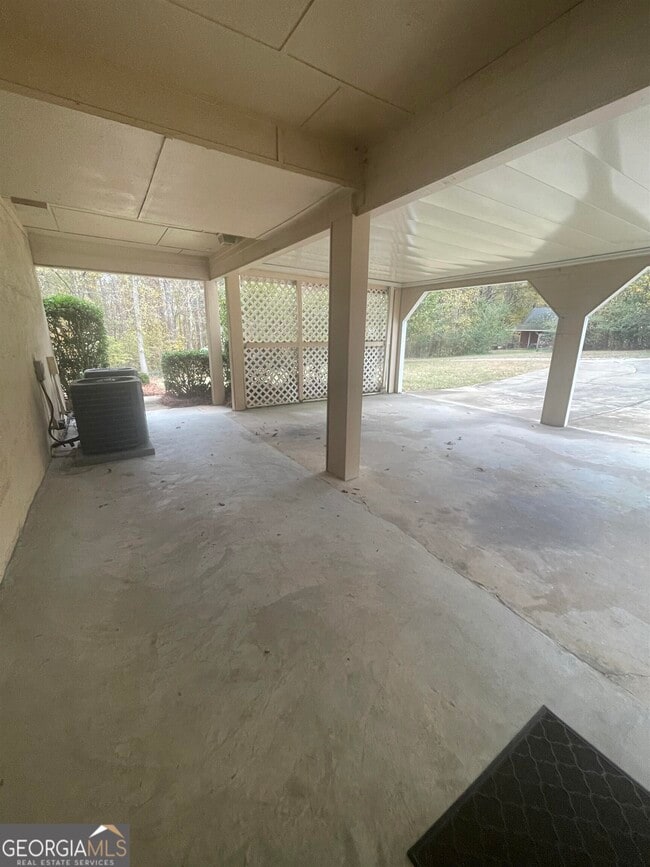 Building Photo - 242 Ebenezer Church Rd