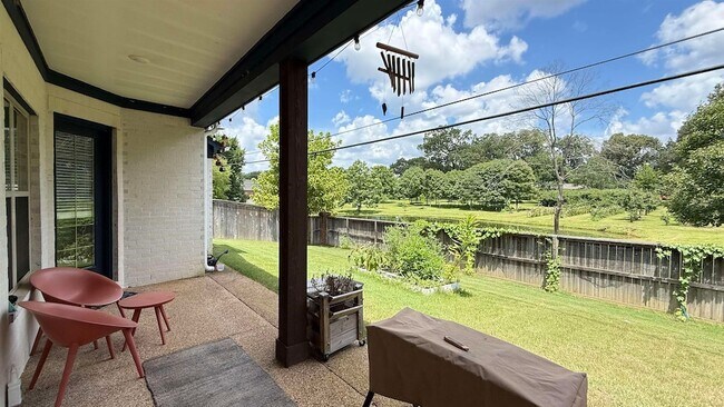 Building Photo - 1746 Chadwick Farms Loop N