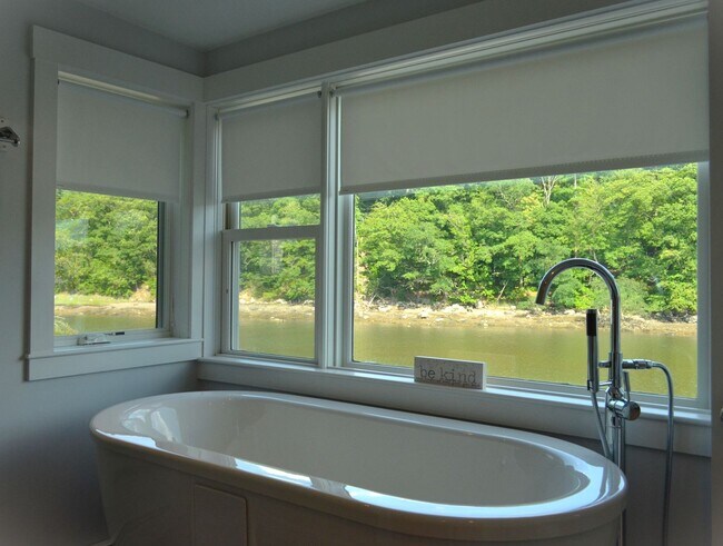Building Photo - Annisquam Rental on the Water: Chester Square