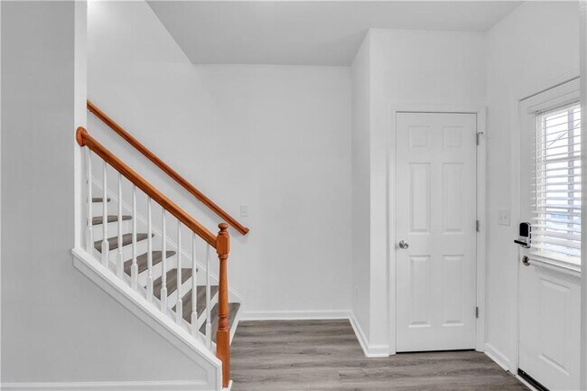 Building Photo - 2827 Creek Bottom Ct