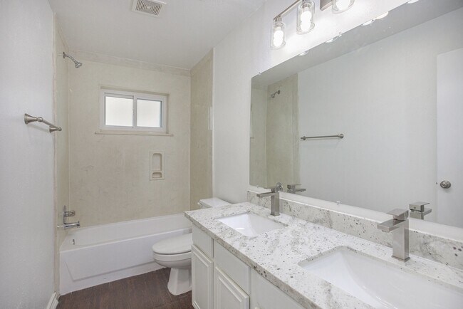 Building Photo - 22515 Colonialgate Dr
