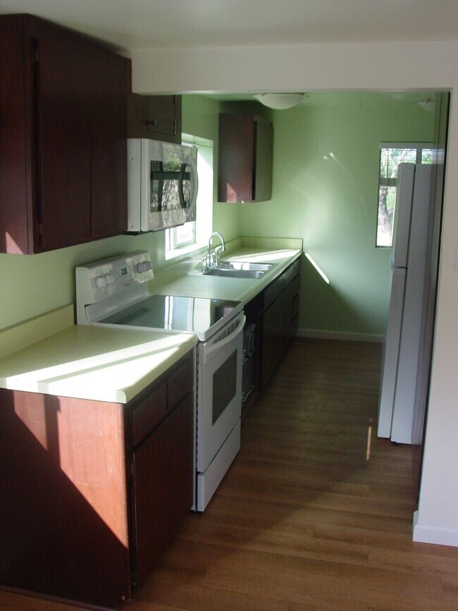 Building Photo - 3308 Tuk a Wile Dr