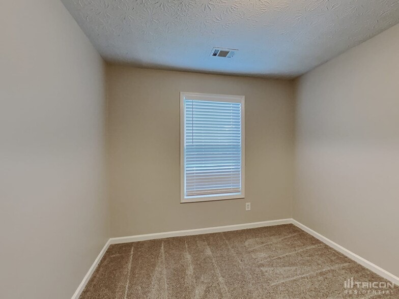 Building Photo - 1124 Whisper Wind Dr