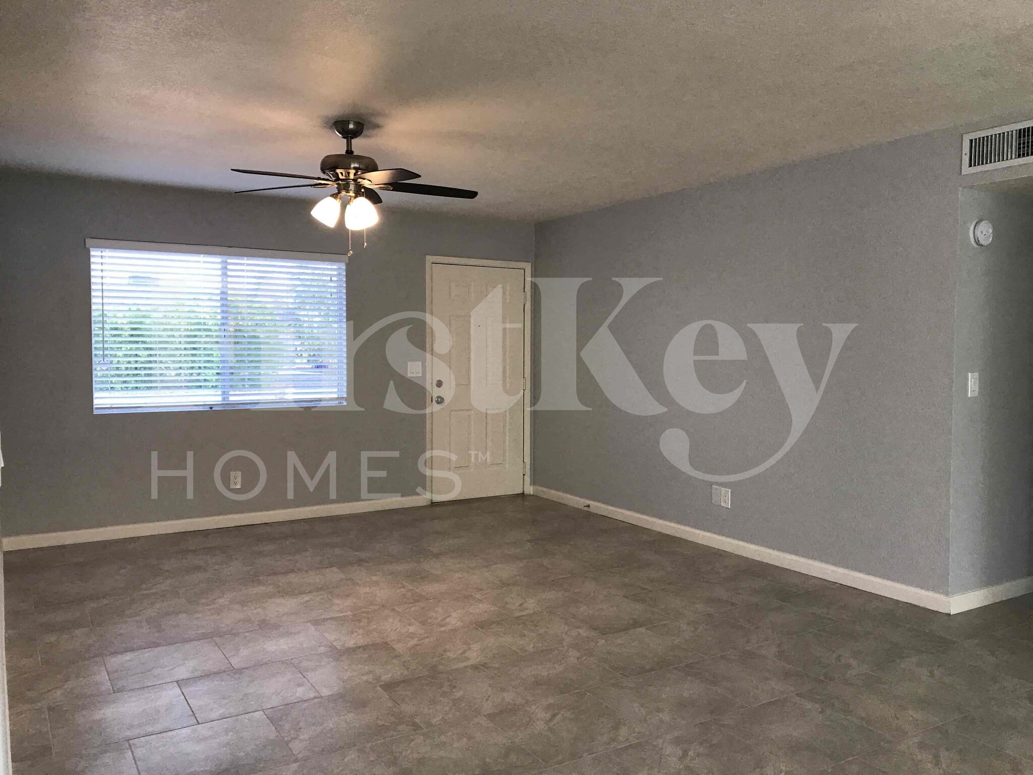 Building Photo - 8923 W Harmont Dr